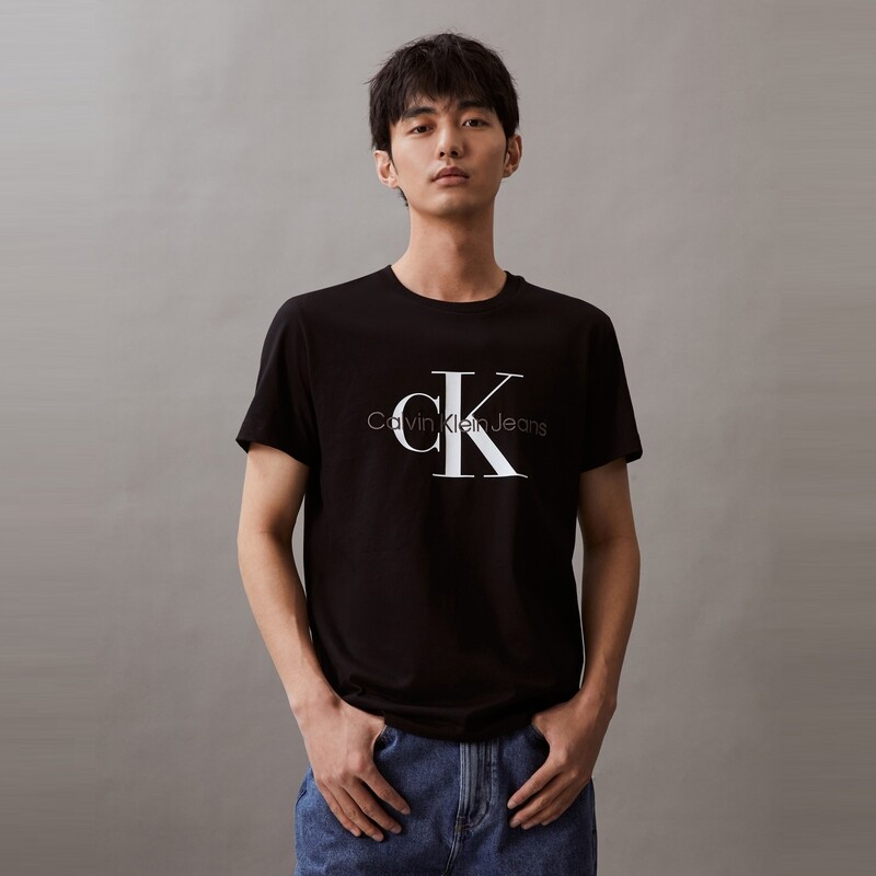 

Футболка Calvin Klein Jeans с надписью и короткими рукавами, светлый хаки
