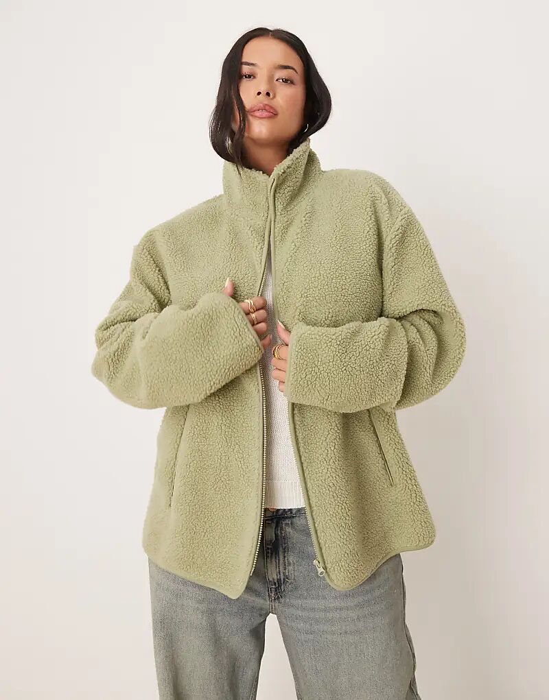 

Флисовая кофта ASOS DESIGN Curve Borg с застежкой-молнией, цвет шалфейно-зеленый