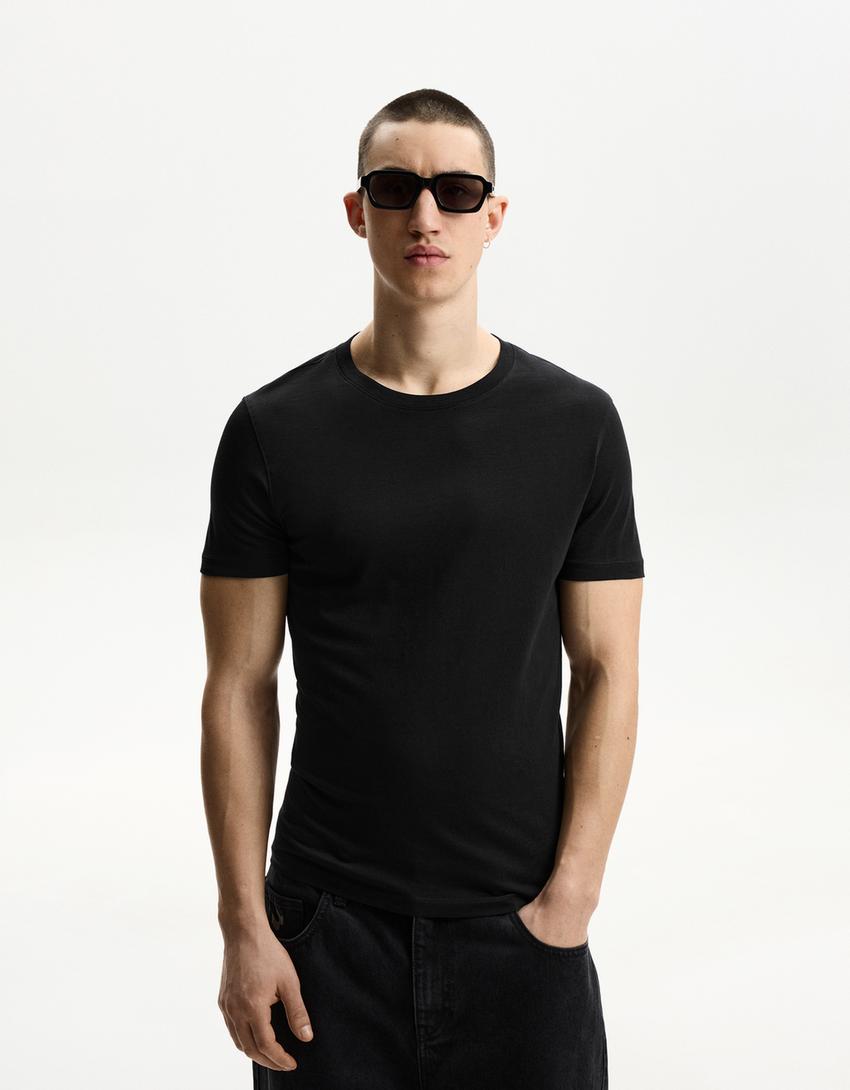 

Футболка с коротким рукавом Bershka, черный