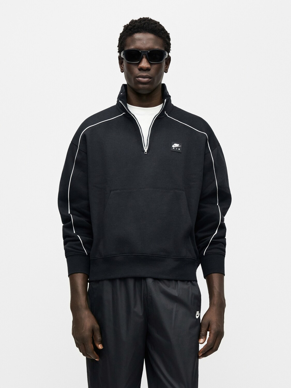 Nike Sportswear Свитшот 'AIR' в черном цвете — фото 2