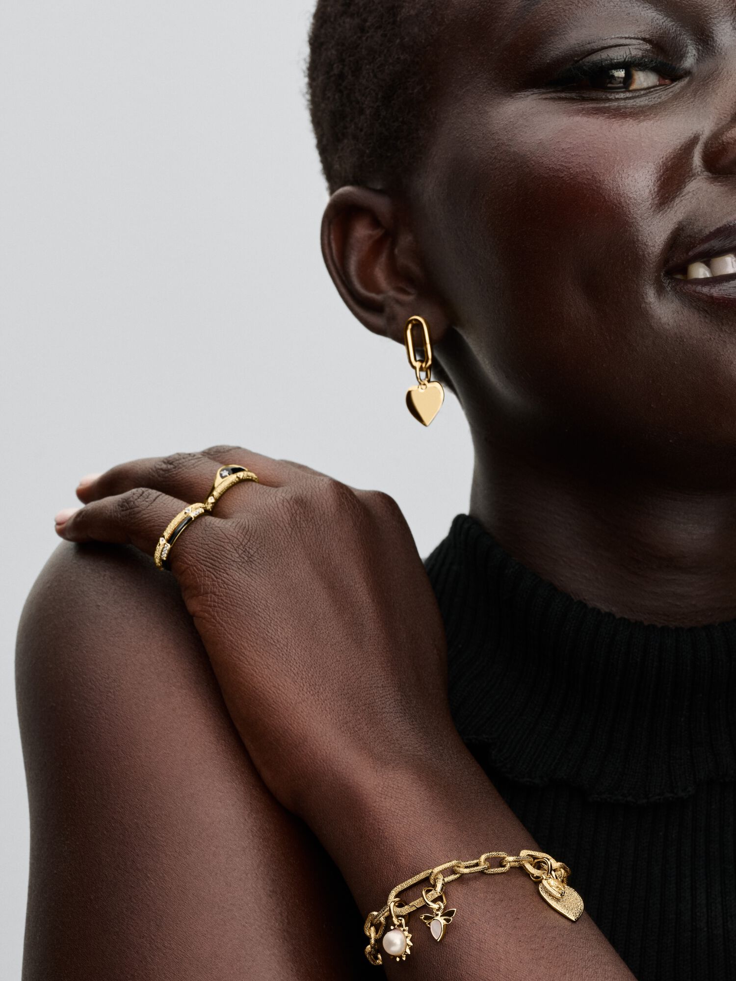 

Серьги-гвоздики с открывающейся застежкой Pandora