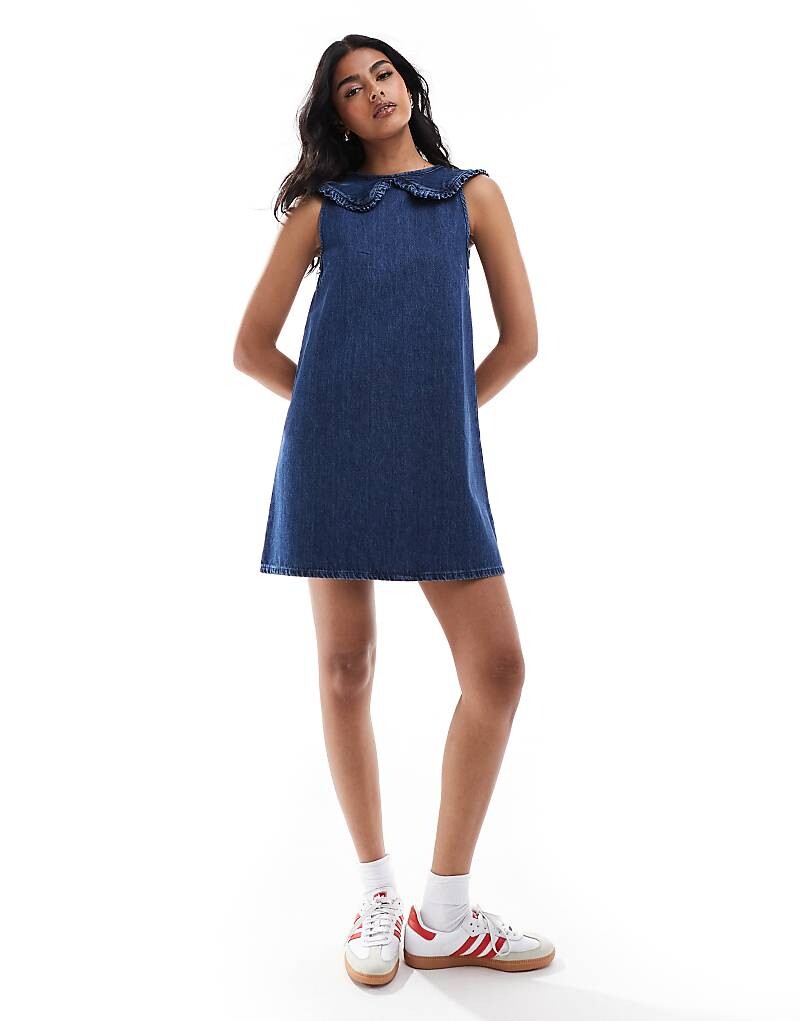 

ASOS DESIGN – Синее джинсовое платье прямого кроя с воротником