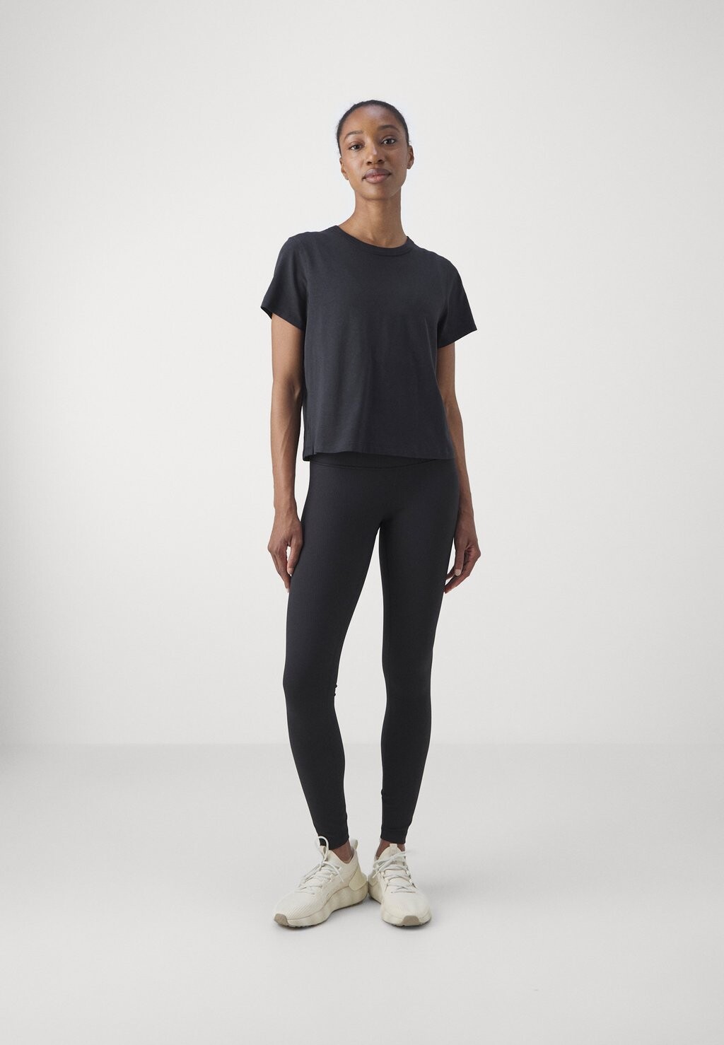 

Базовая футболка CLASSIC-FIT BLEND lululemon, черный