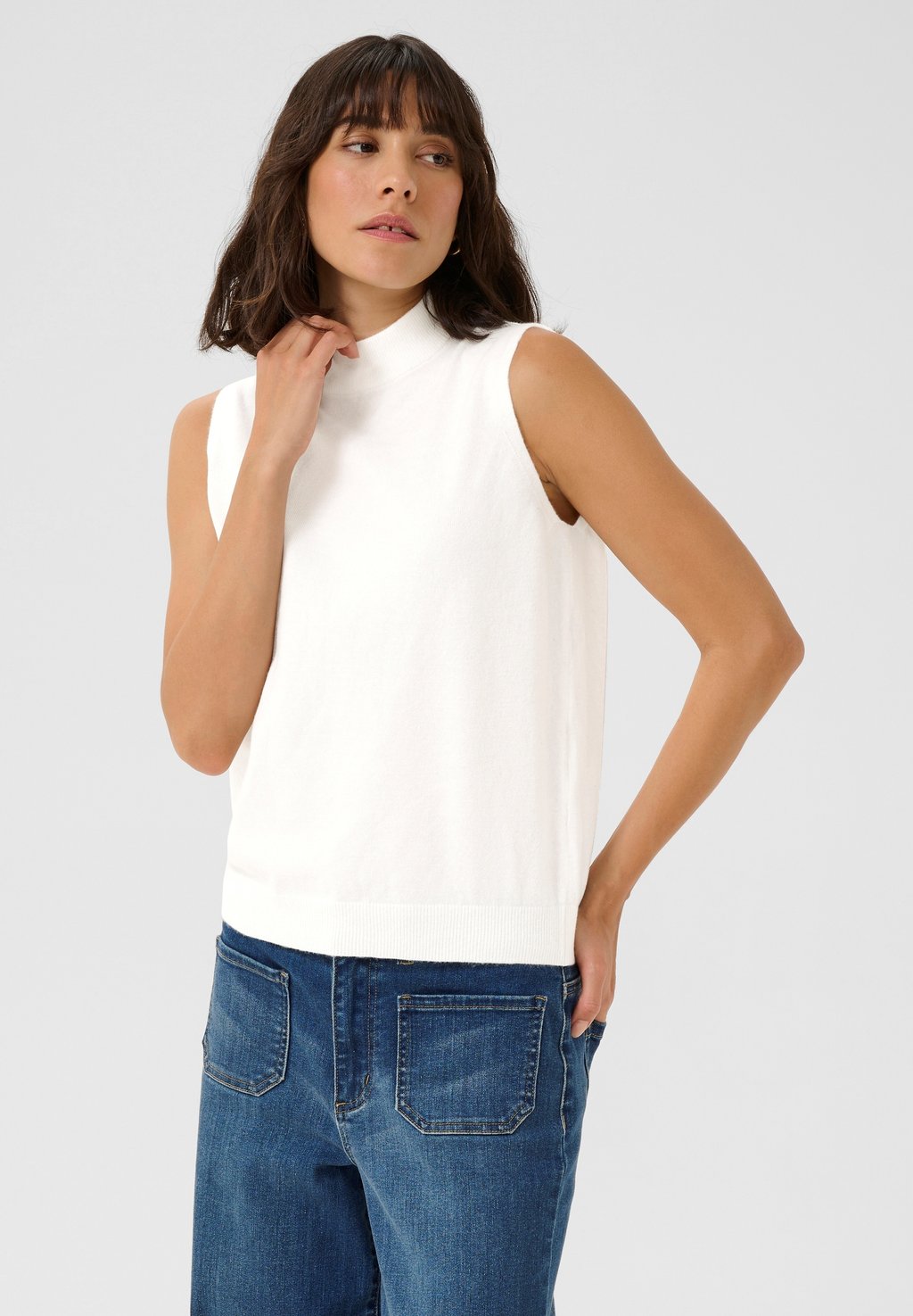 

Топ NOVA TURTLENECK SLIPOVER Kaffe, белый