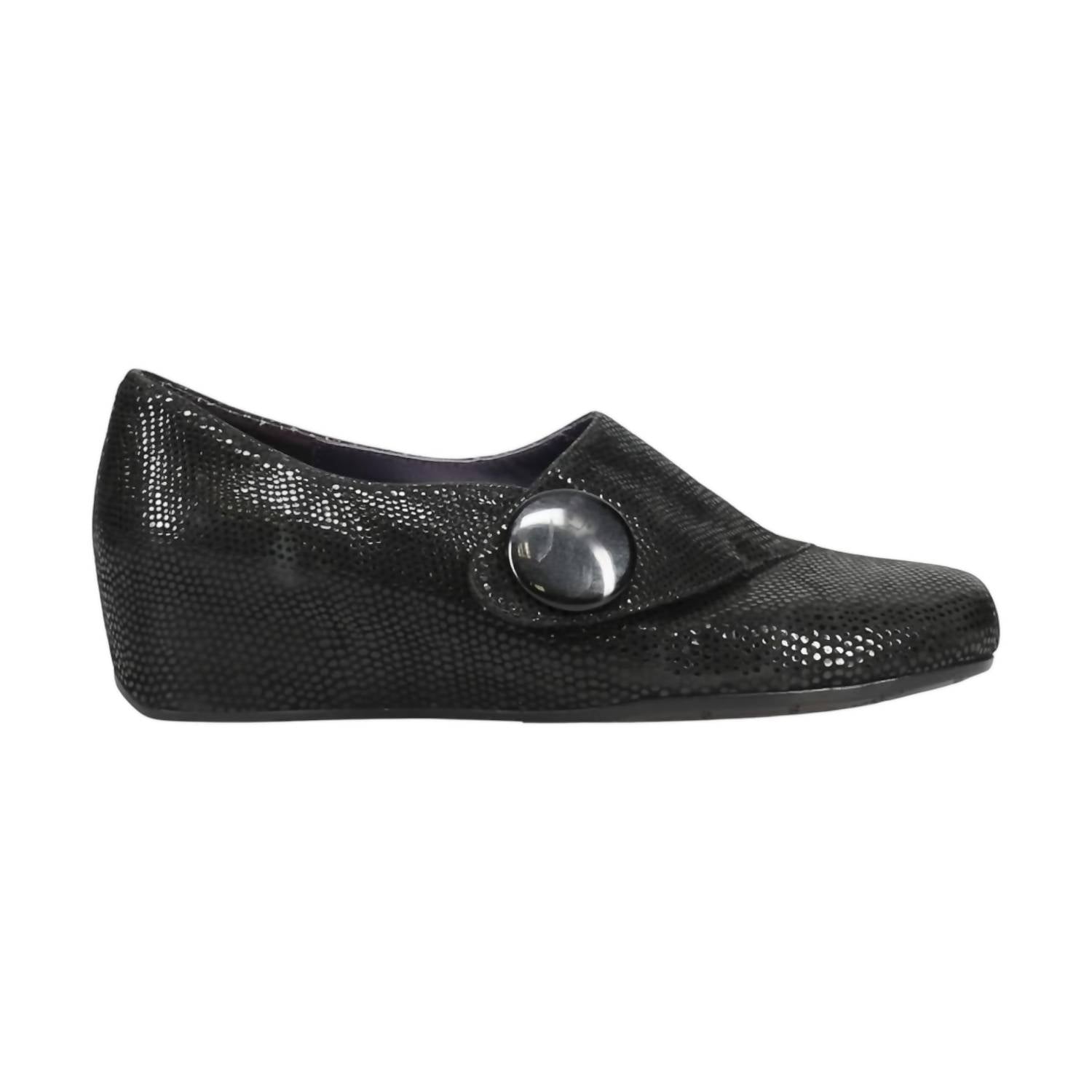 Женские кроссовки Yazz из черной замши VANELi