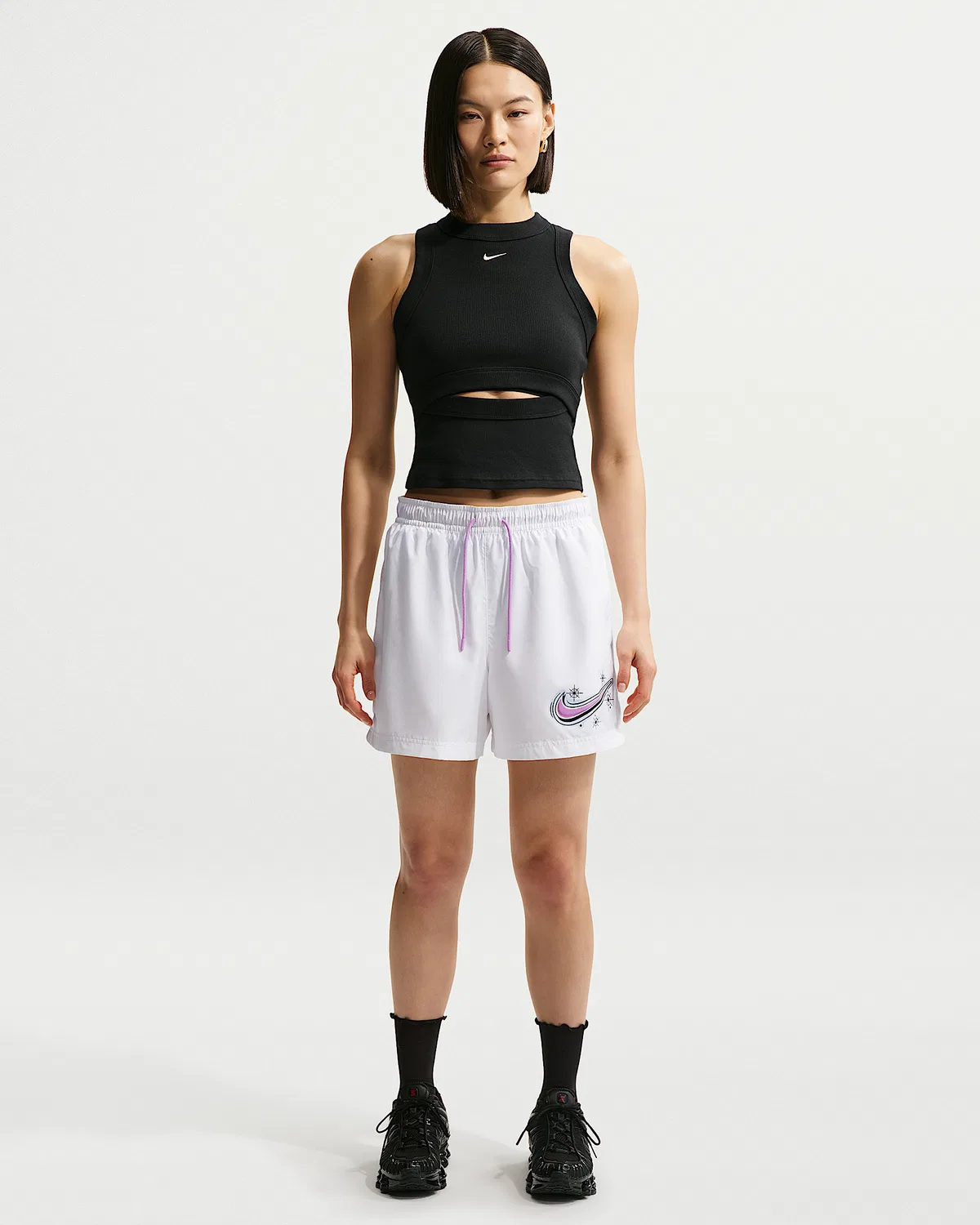 Женские шорты Nike Sportswear Essentials со средней посадкой, White