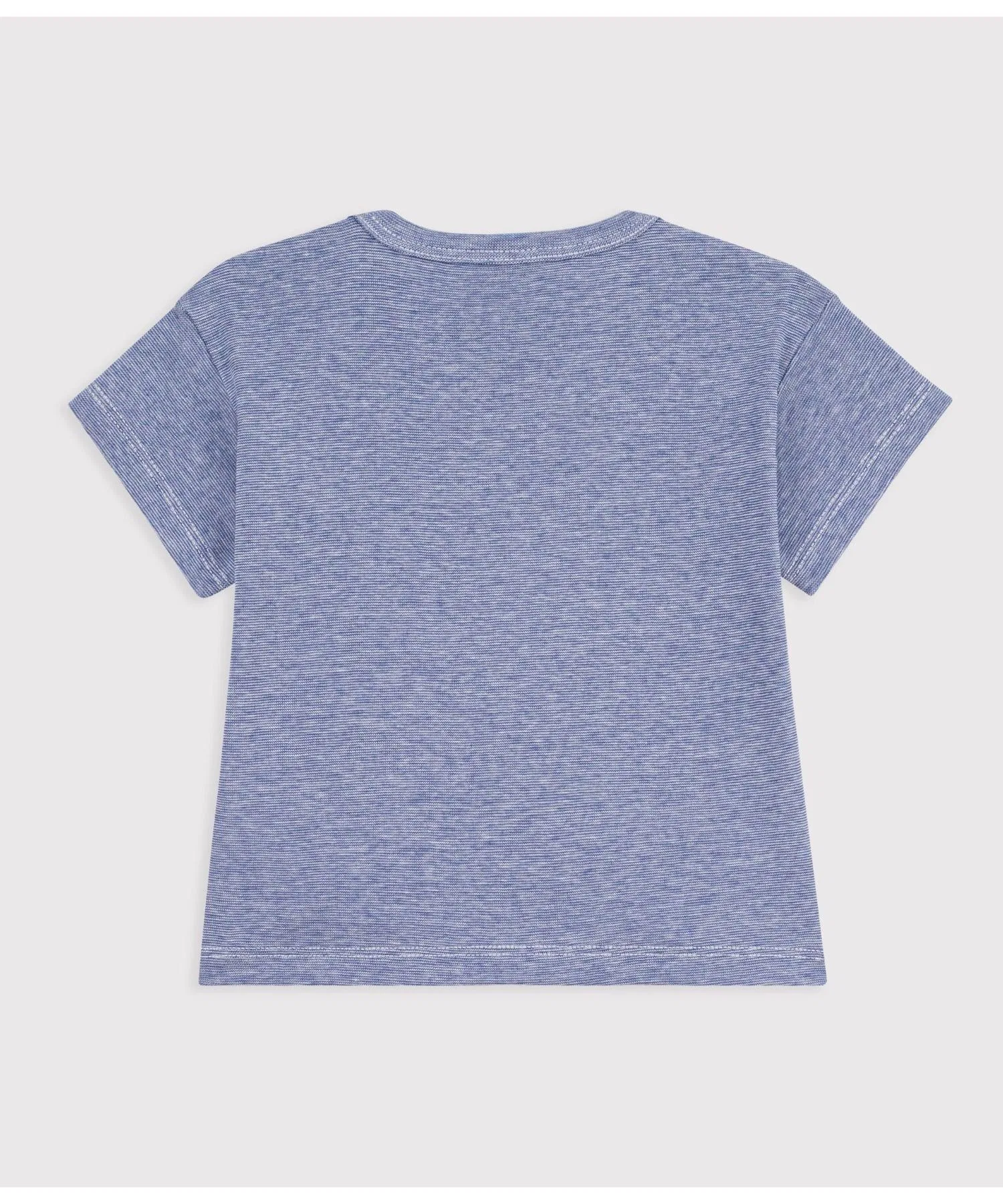 Детская футболка в полоску Petit Bateau с карманом белая с синим — фото 2