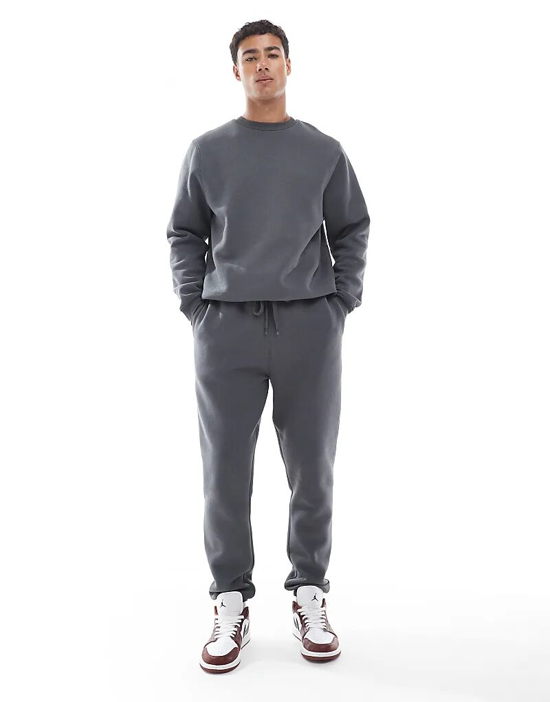 

Узкие спортивные брюки ASOS DESIGN темно-серого цвета