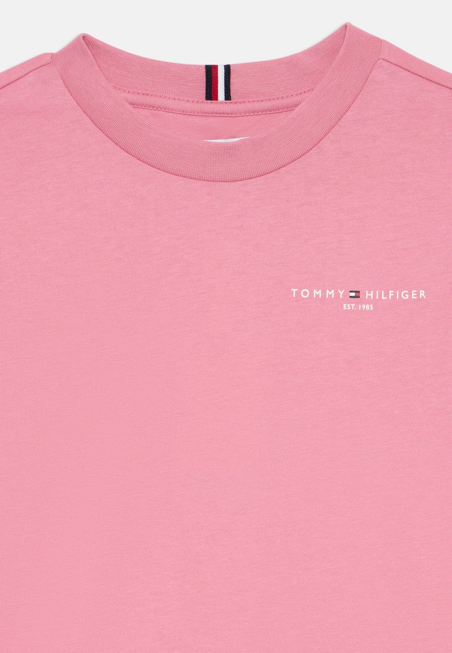 Футболка Tommy Hilfiger MINI CORP UNISEX, Mystic Pink/Pink — фото 3