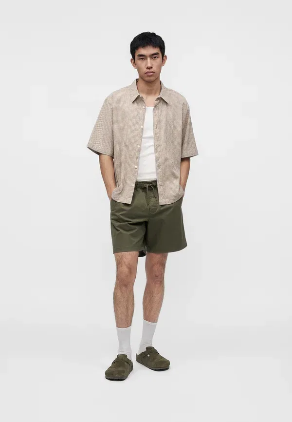 Шорты Gap, модель Easy shorts, цвет хаки — фото 2