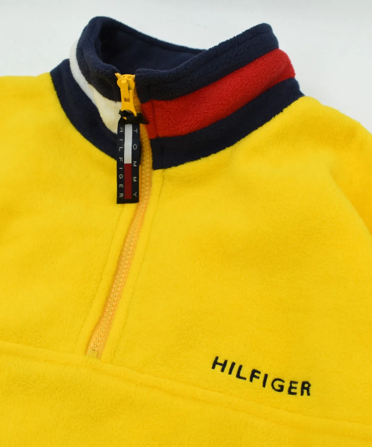 Флисовая кофта Tommy Hilfiger полузамок желтая — фото 2