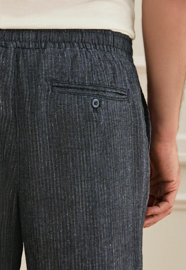 Брюки Next, Relaxed fit signature heritage linen trousers, цвет темно-синий в полоску — фото 4