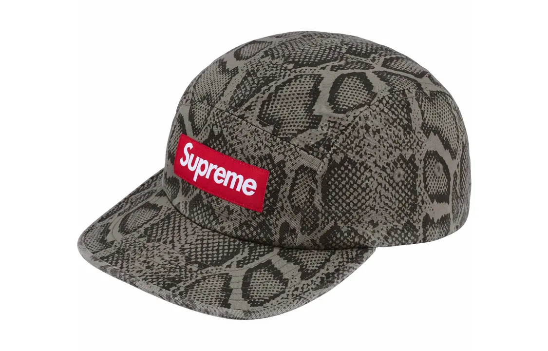 

Кепка Supreme со змеиным принтом, серо-черный