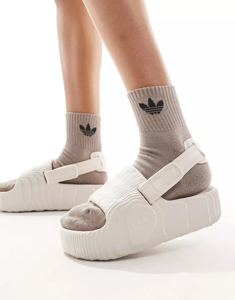 

Бежевые шлепанцы adidas Originals Adilette 22 XLG