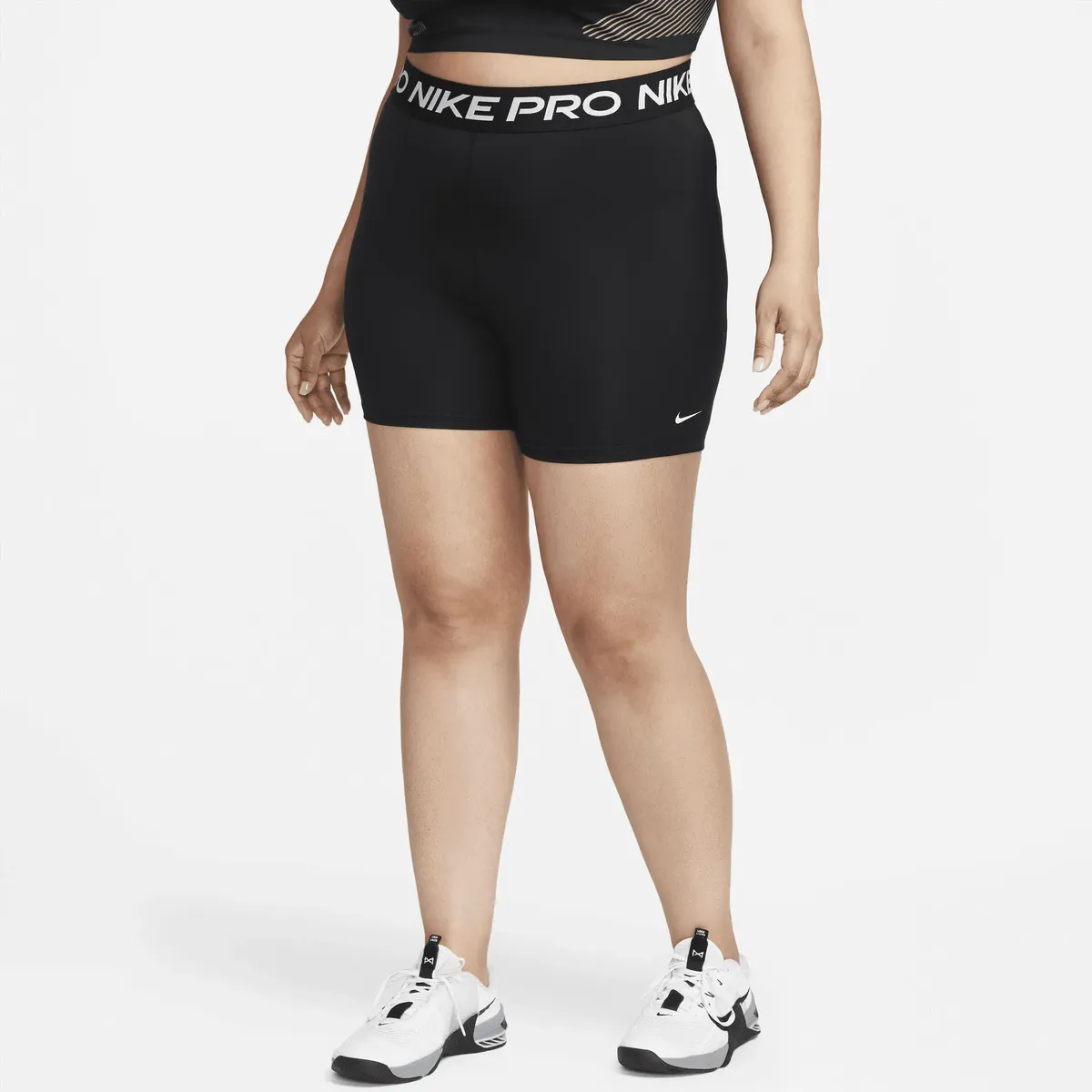 

Nike Training Tights "Профессиональные женские шорты (большие размеры)", черный
