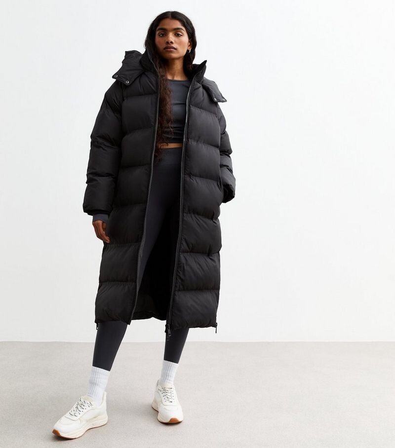 

Пуховик черного цвета Petite с капюшоном New Look, черный