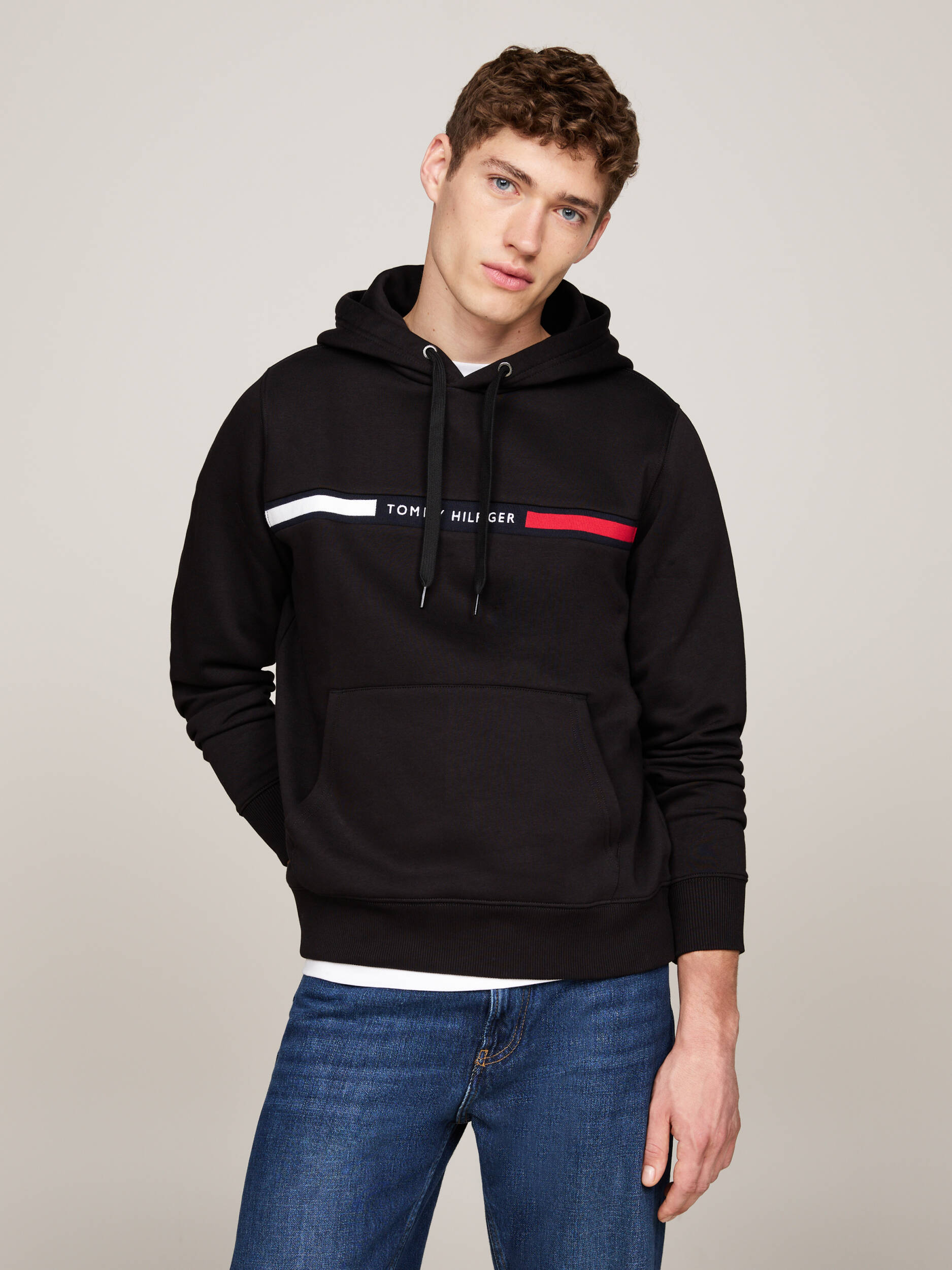 

Толстовка Tommy Hilfiger Regular Fit, черный