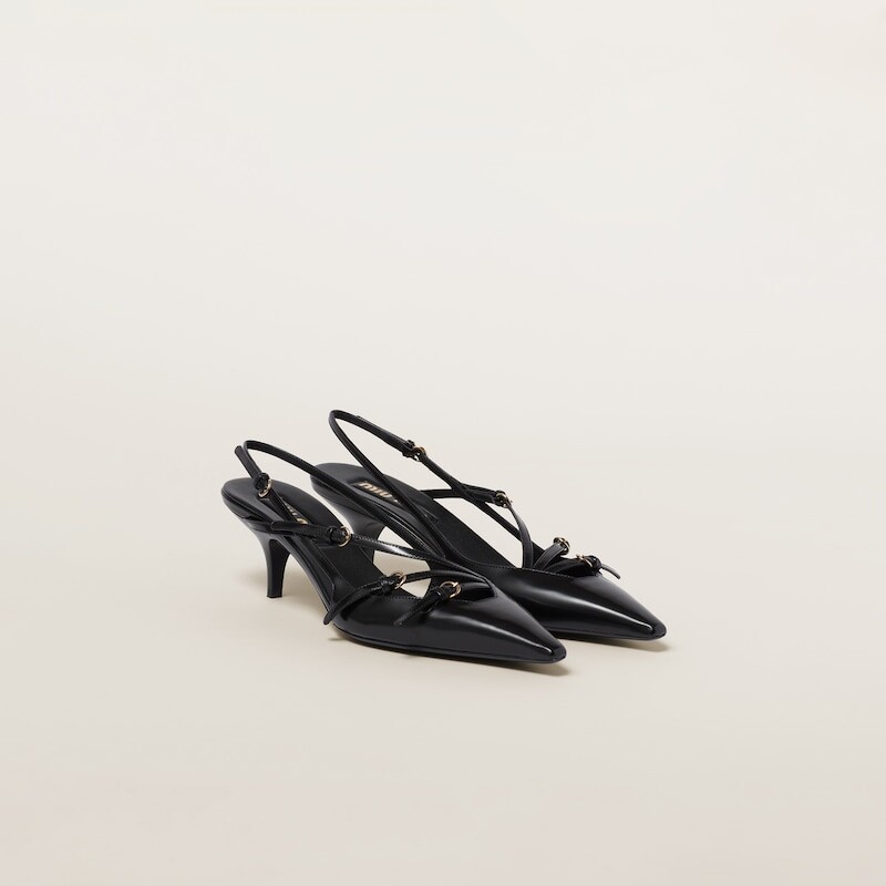 Босоножки из матовой кожи с пяткой на пятке и пряжками Miu Miu, черный