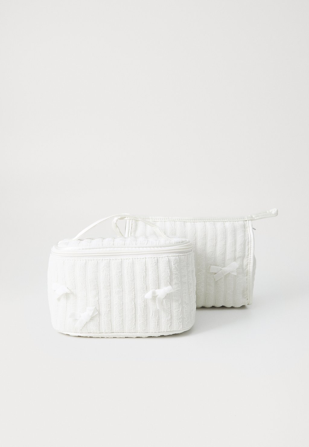 

Косметичка SET Even&Odd by Zalando, кремовый
