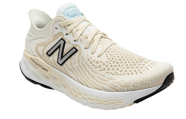 Кроссовки naked x fresh foam 1080v11 New Balance, бежевый — фото 2