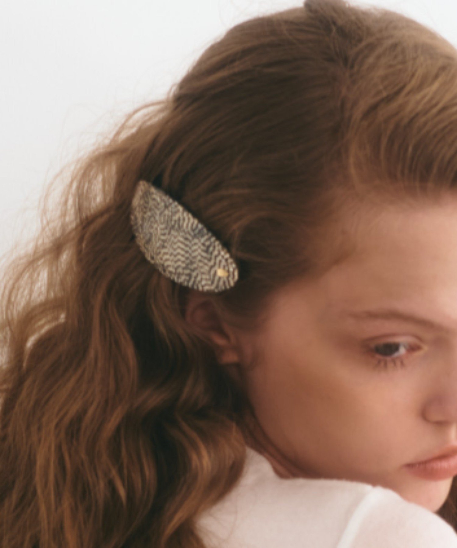 Veronique barrette Iris47, Black x White