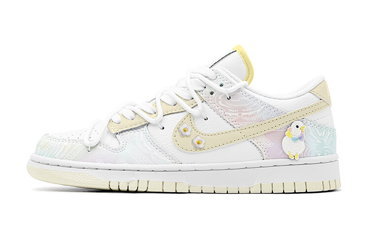 

Женские кроссовки для скейтбординга Nike Dunk, Multicolor