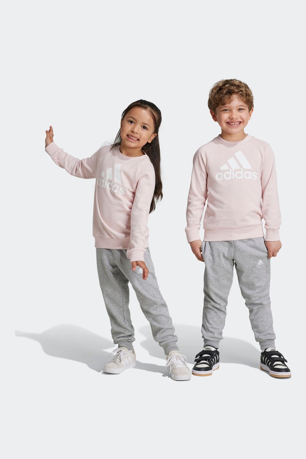 

Элегантные спортивные штаны из махровой ткани с логотипом Adidas, розовый