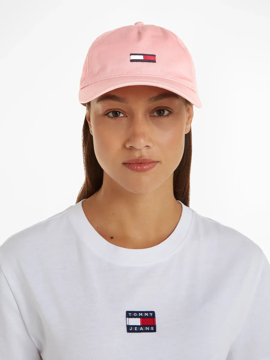 

Бейсбольная кепка Tommy Jeans "TJW ELONGATED FLAG CAP" с вышивкой логотипа, цвет Chalky Pink