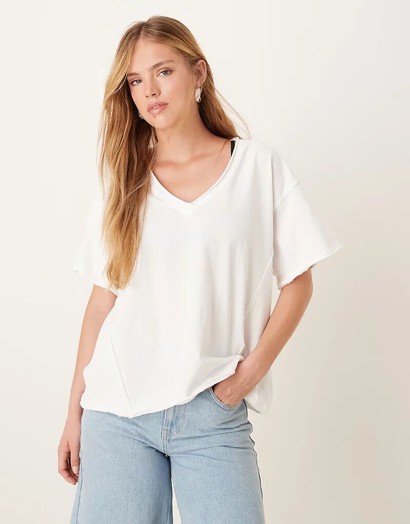 

Футболка свободного кроя ASOS DESIGN белого цвета с декоративными швами