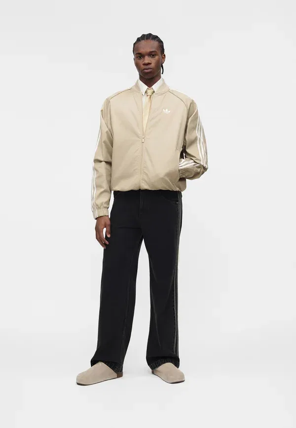 Куртка-бомбер Adidas Originals Sst tt, бежевый/белый — фото 2