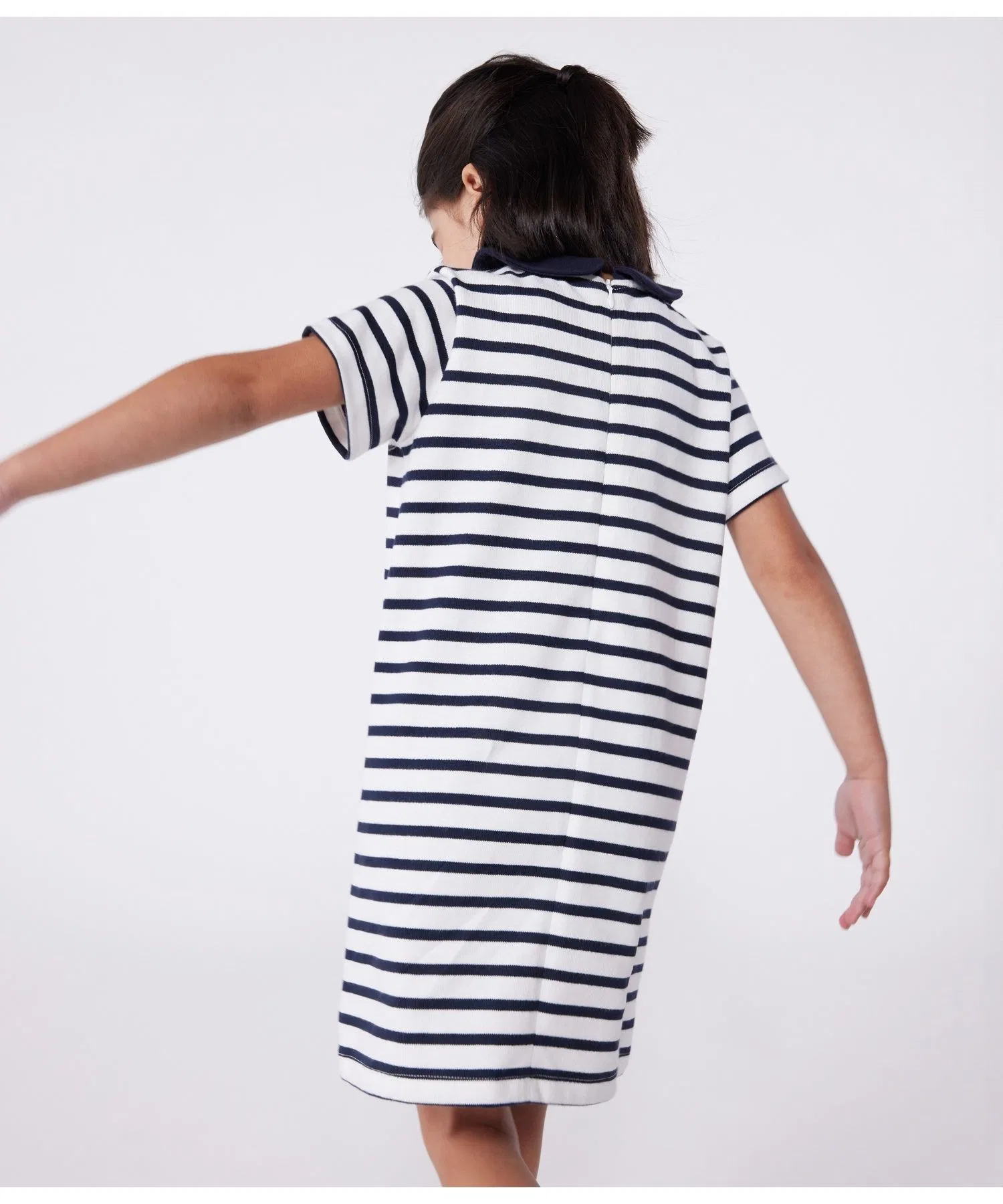 Детское платье в полоску PETIT BATEAU бело-синее — фото 2