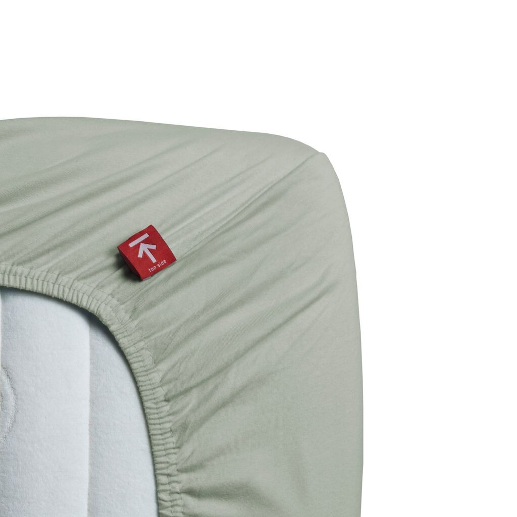 

Постельное белье из трикотажного топпера на подкладке, высота матраса до 10см, цвет серый, зеленый, размер 160х200/220 Beddinghouse