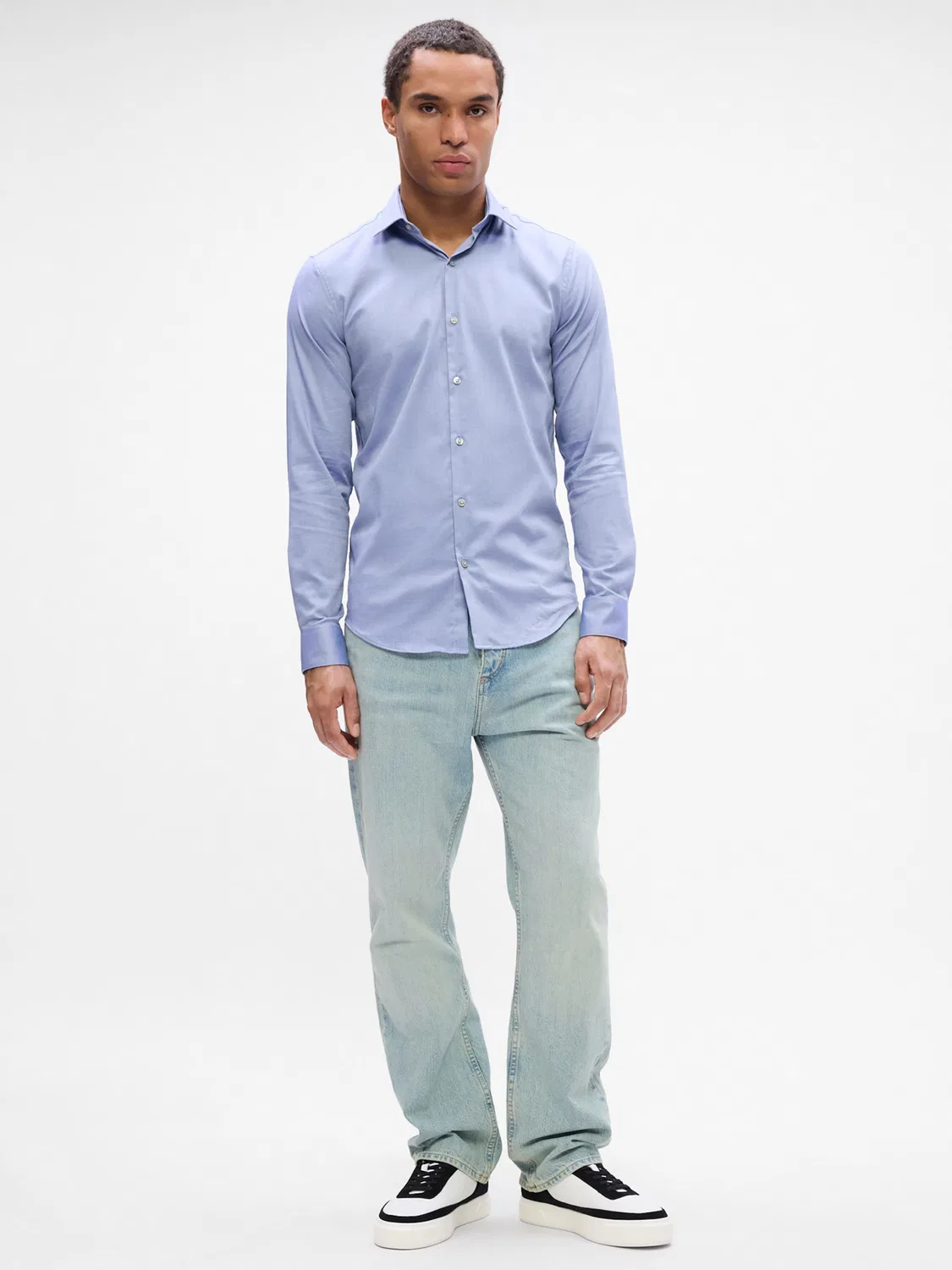 Рубашка Calvin Klein Slim fit на пуговицах ESNTL светло-голубого цвета — фото 4