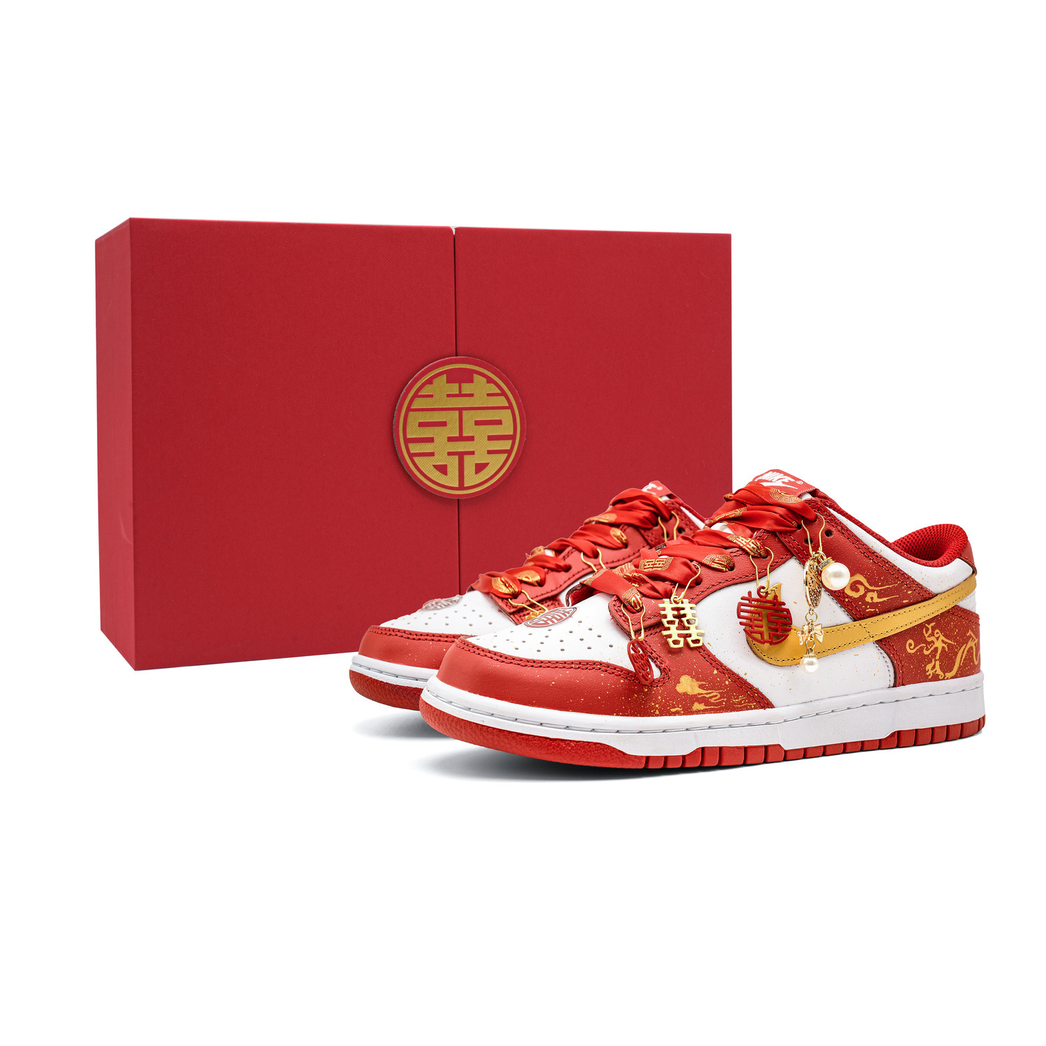 

Nike Dunk Match Made In Heaven - легкие низкие скейтбордистские кроссовки с амортизацией, унисекс, красные с золотыми элементами