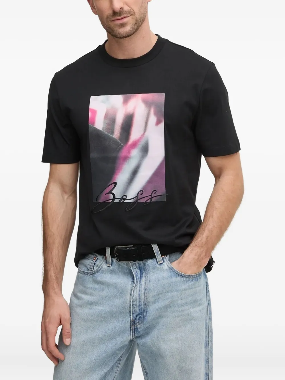 

Футболка с графичным принтом Boss, черный