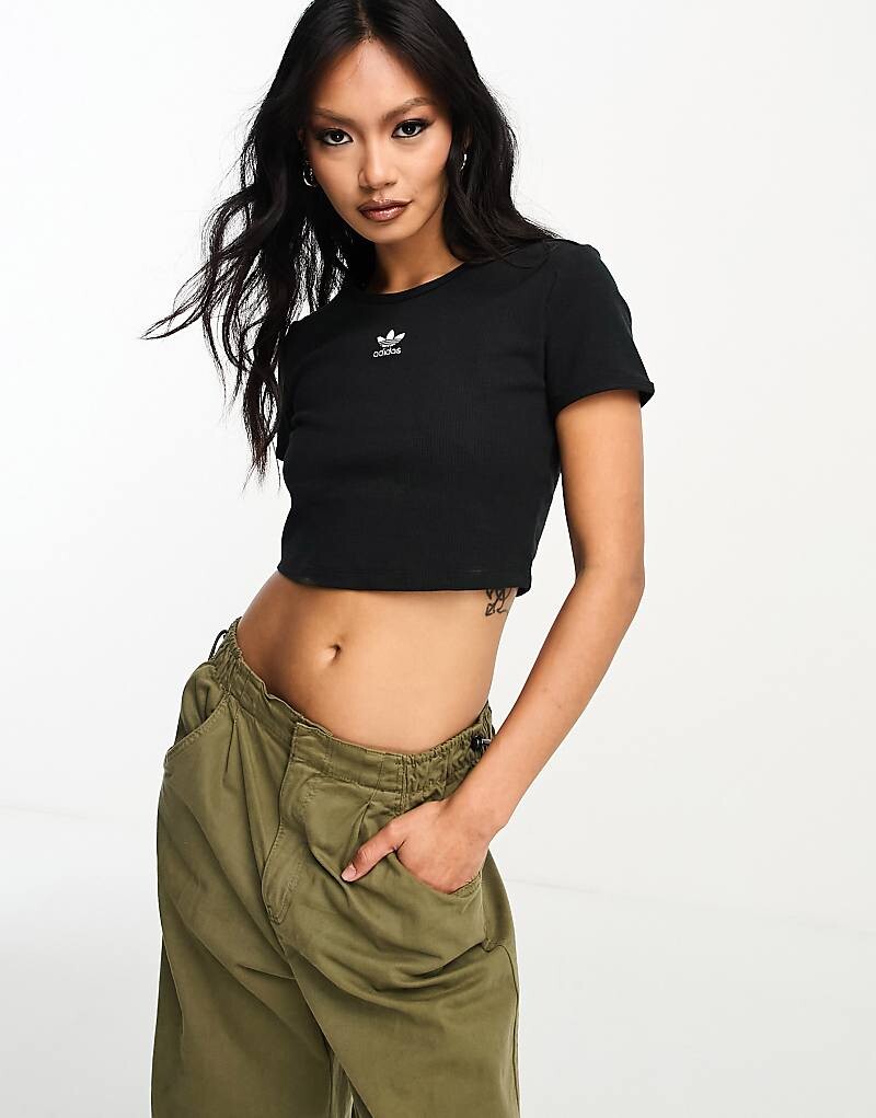 

adidas Originals – Essential – черная короткая футболка из ребристого материала