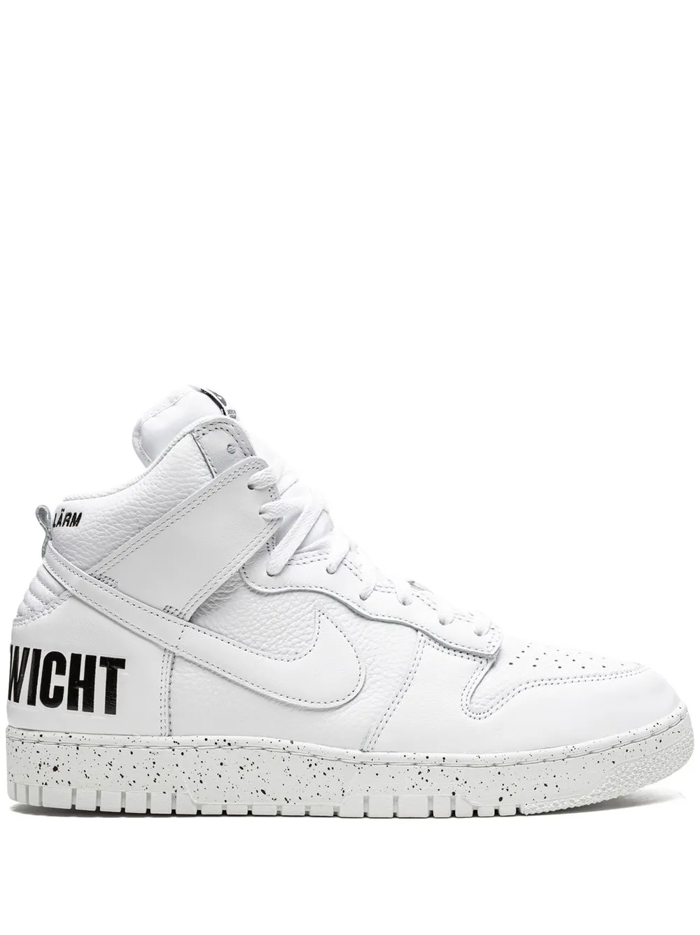 

Кроссовки Dunk Hi 1985 из коллаборации с Undercover Nike, белый