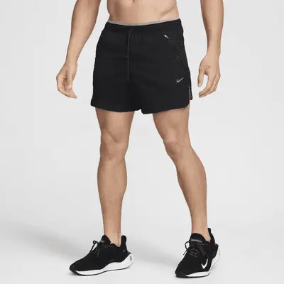

Шорты Nike Stride Running Division, цвет Black/Dark Stucco