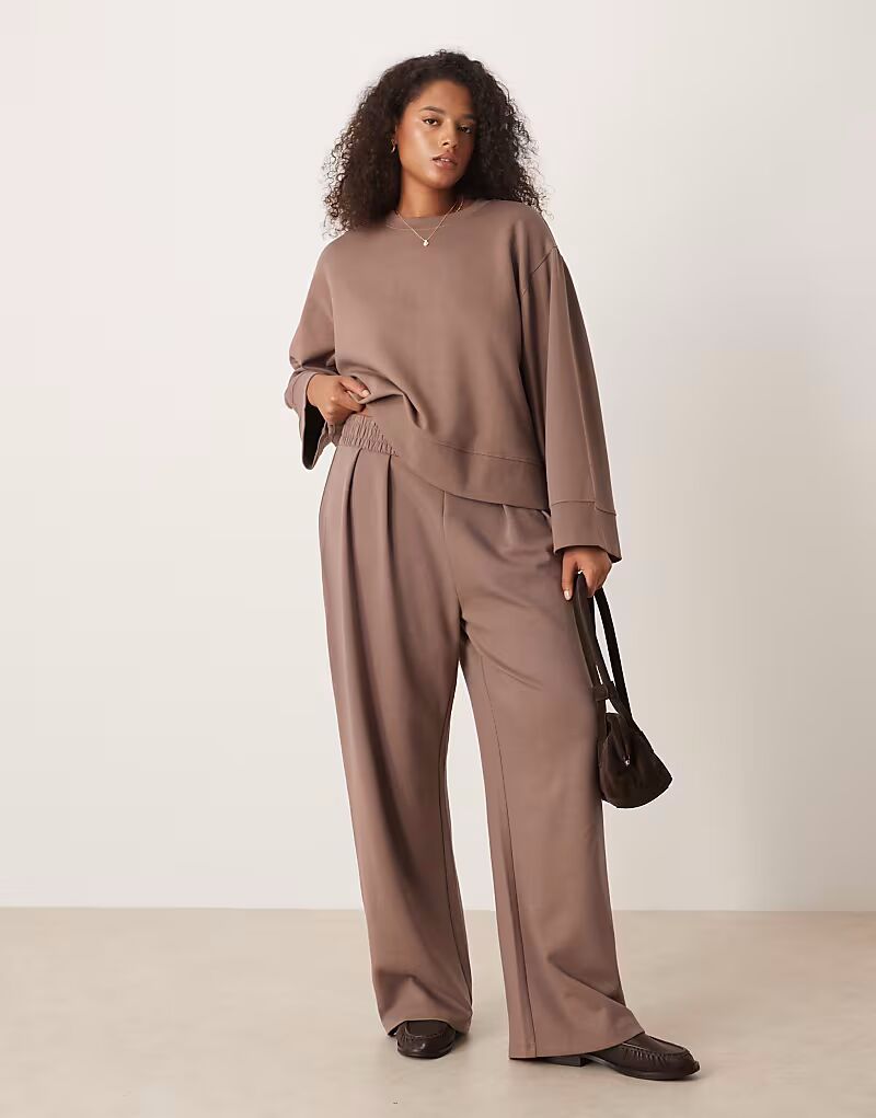 

Широкие брюки Curve из флиса, насыщенного серо-коричневого цвета Asos Curve