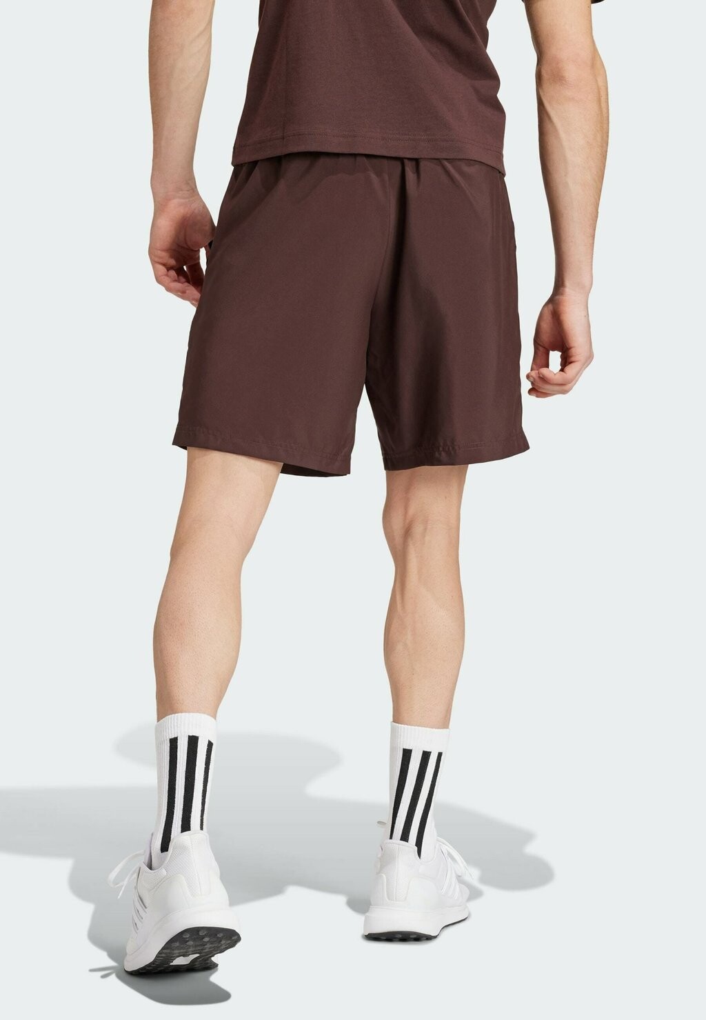 

Спортивные шорты Aeroready Essentials Chelsea Small Logo adidas Sportswear, темно-коричневый
