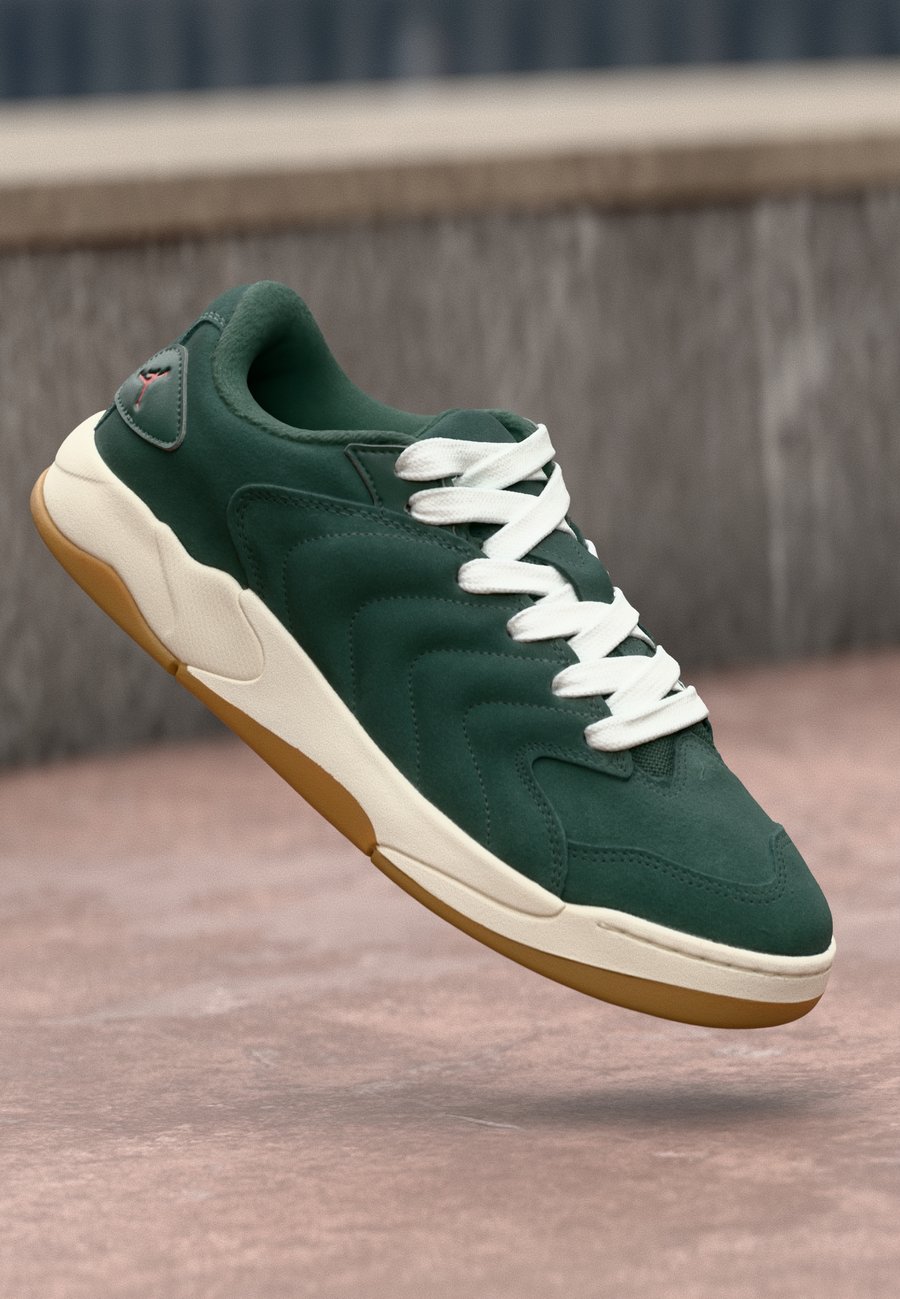 

Кроссовки Jordan JORDAN SESSION, Midnight Green/Varsity Red/Deep Fir/Pale Ivory/Light Brown/White/Dark Green