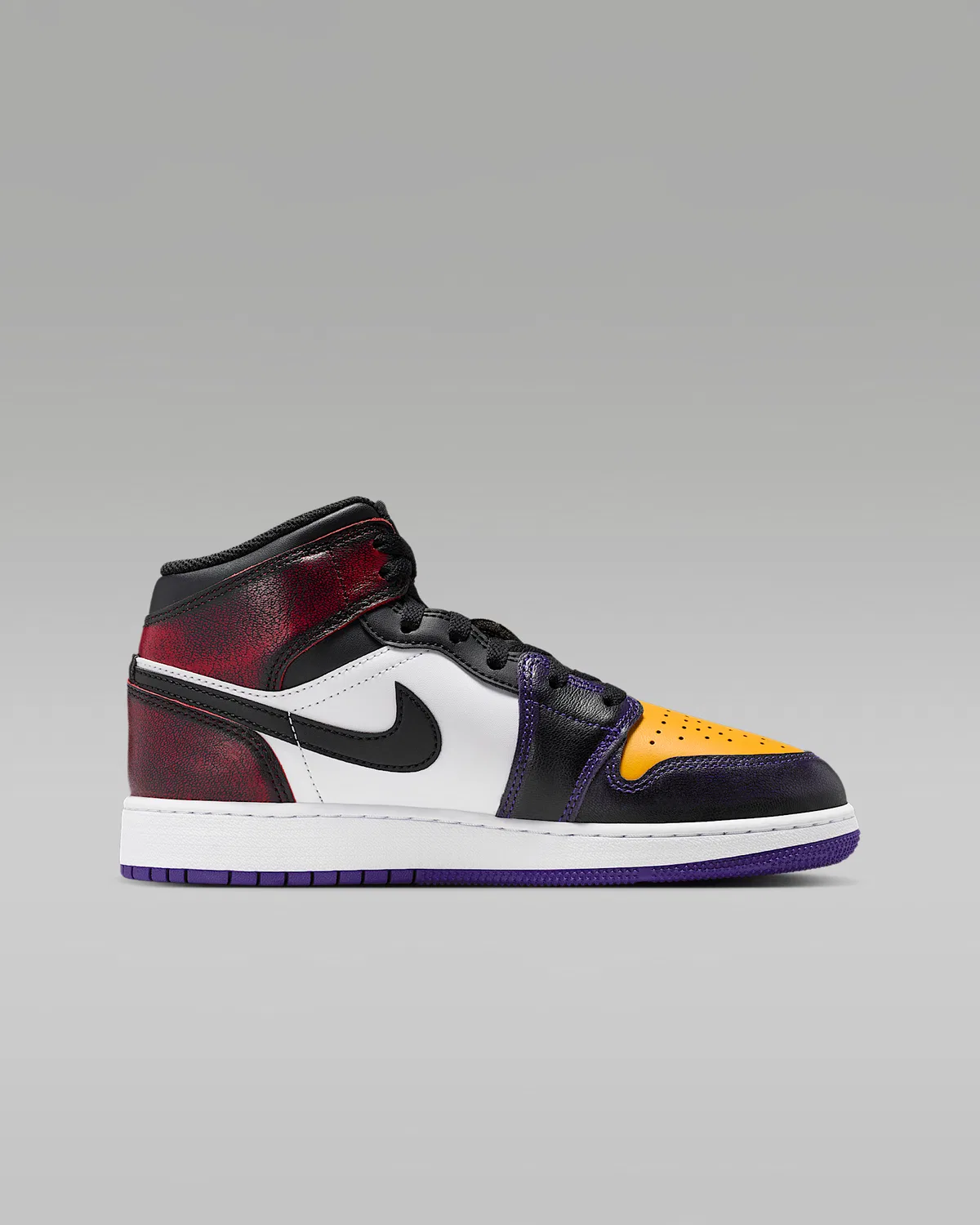 Кроссовки Air Jordan 1 Mid SE для старших детей, True Red/White/Court Purple/Black — фото 3
