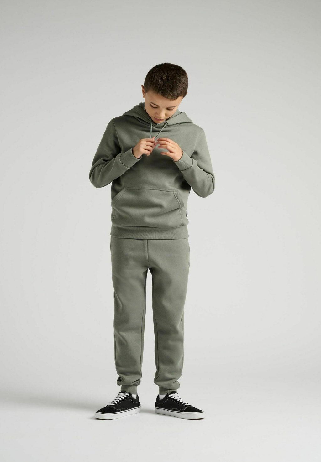 

Спортивные штаны JOGGING OSJCERES NORMAL GESCHNITTEN ONLY & SONS junior, светло-серый