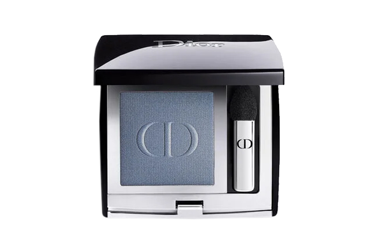 

Индивидуальные монохромные тени для век с эффектом стойкости, легко растушевываются, подчеркивают взгляд DIOR