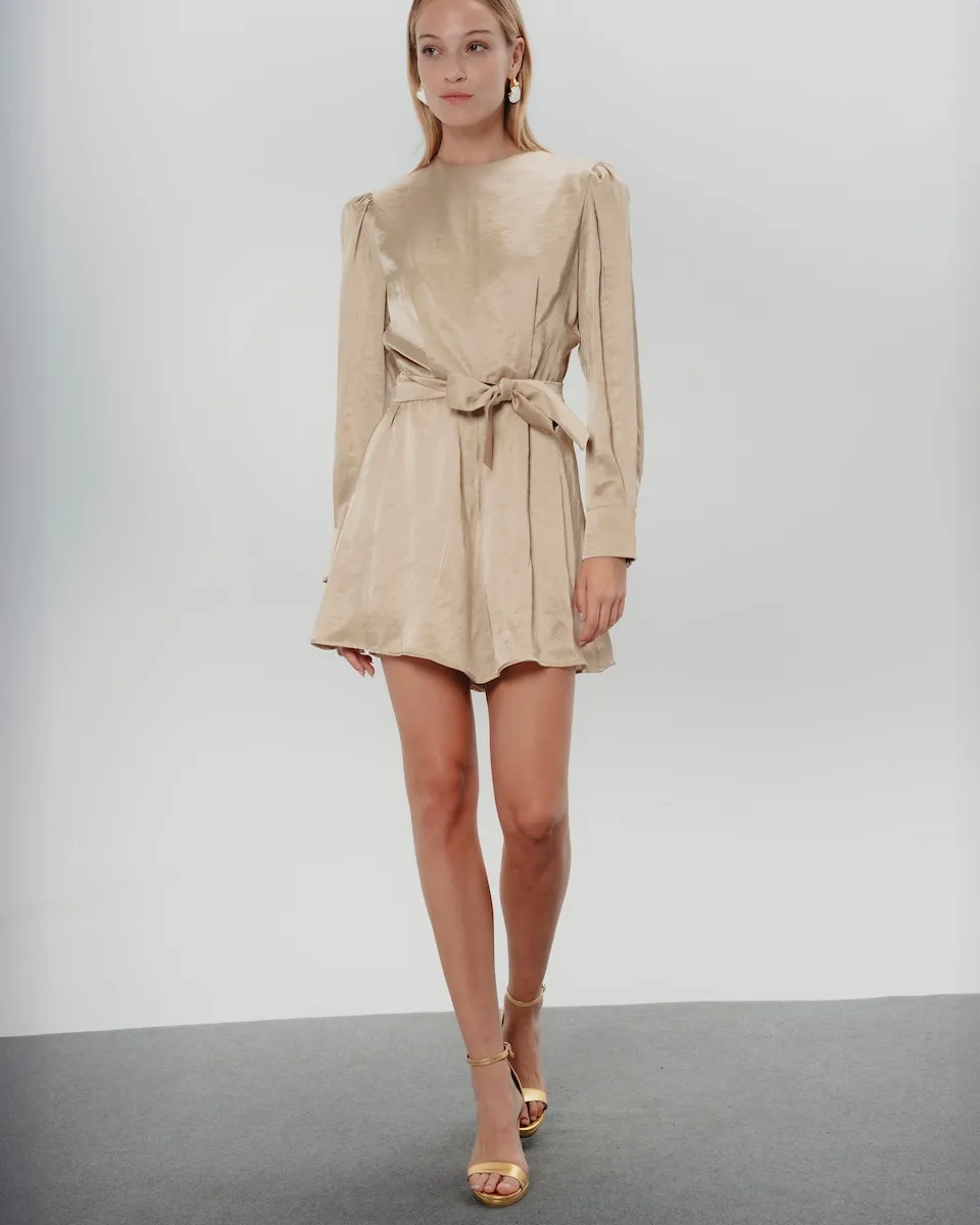 

Матовый сатиновый короткий наряд Матильда Dolores Promesas, золотой