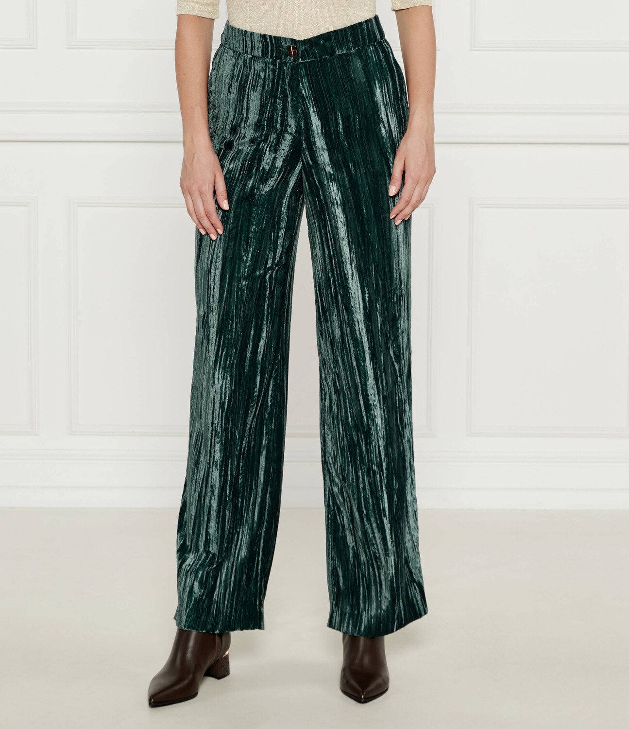 

Брюки Marc Cain flare fit, цвет mare