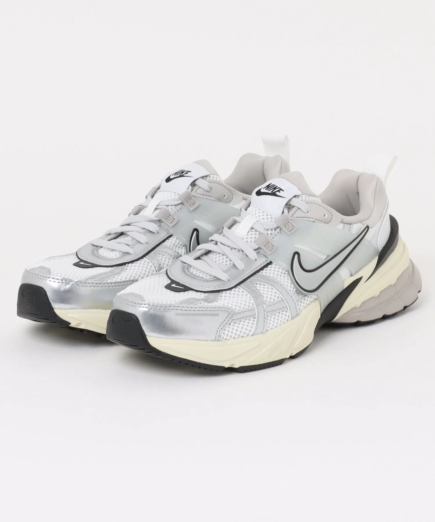 Мужские кроссовки NIKE V2K белые