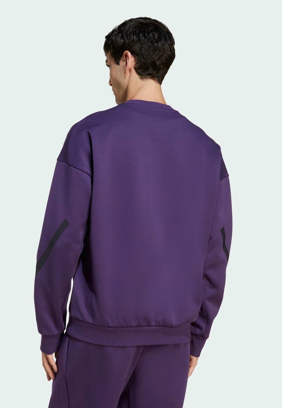 Толстовка Adidas Sportswear . CRW, Aurora Plum/Dark Purple — фото 2