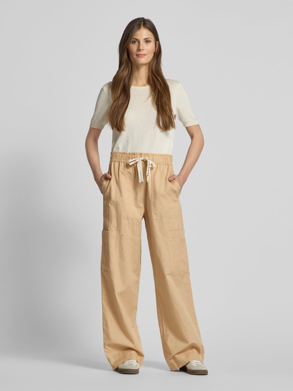 

Брюки прямого покроя с карманами на штанинах Scotch & Soda, песочный