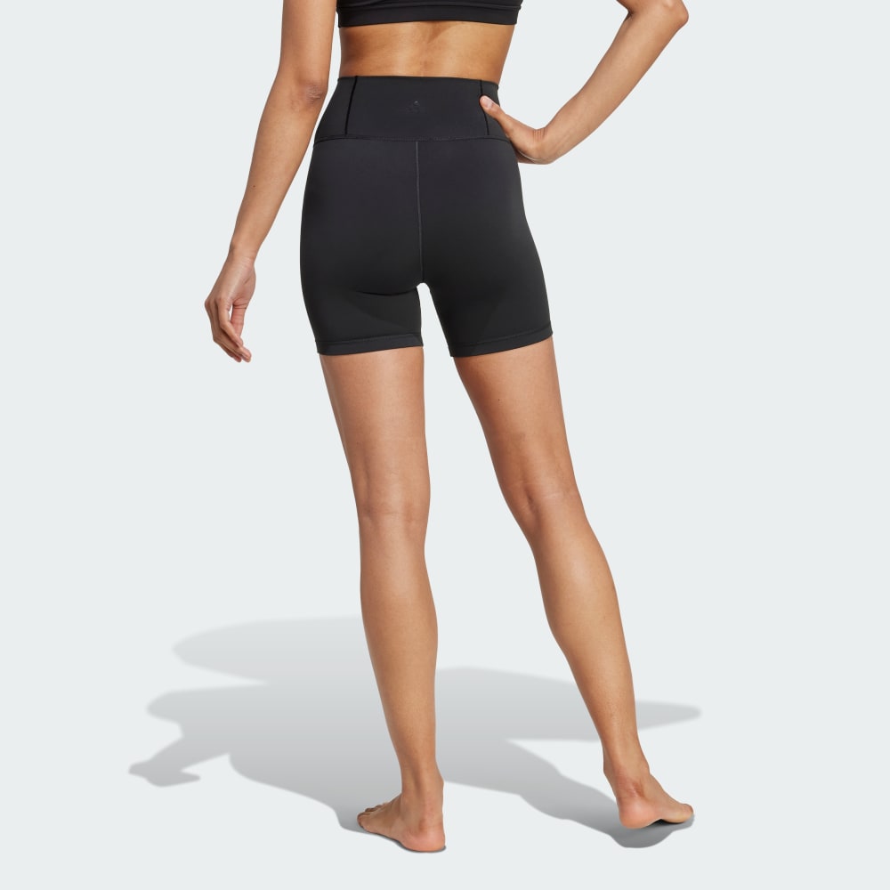 Спортивные шорты-леггинсы Adidas All Me 5-Inch Short Leggings, цвет Black/Black — фото 2